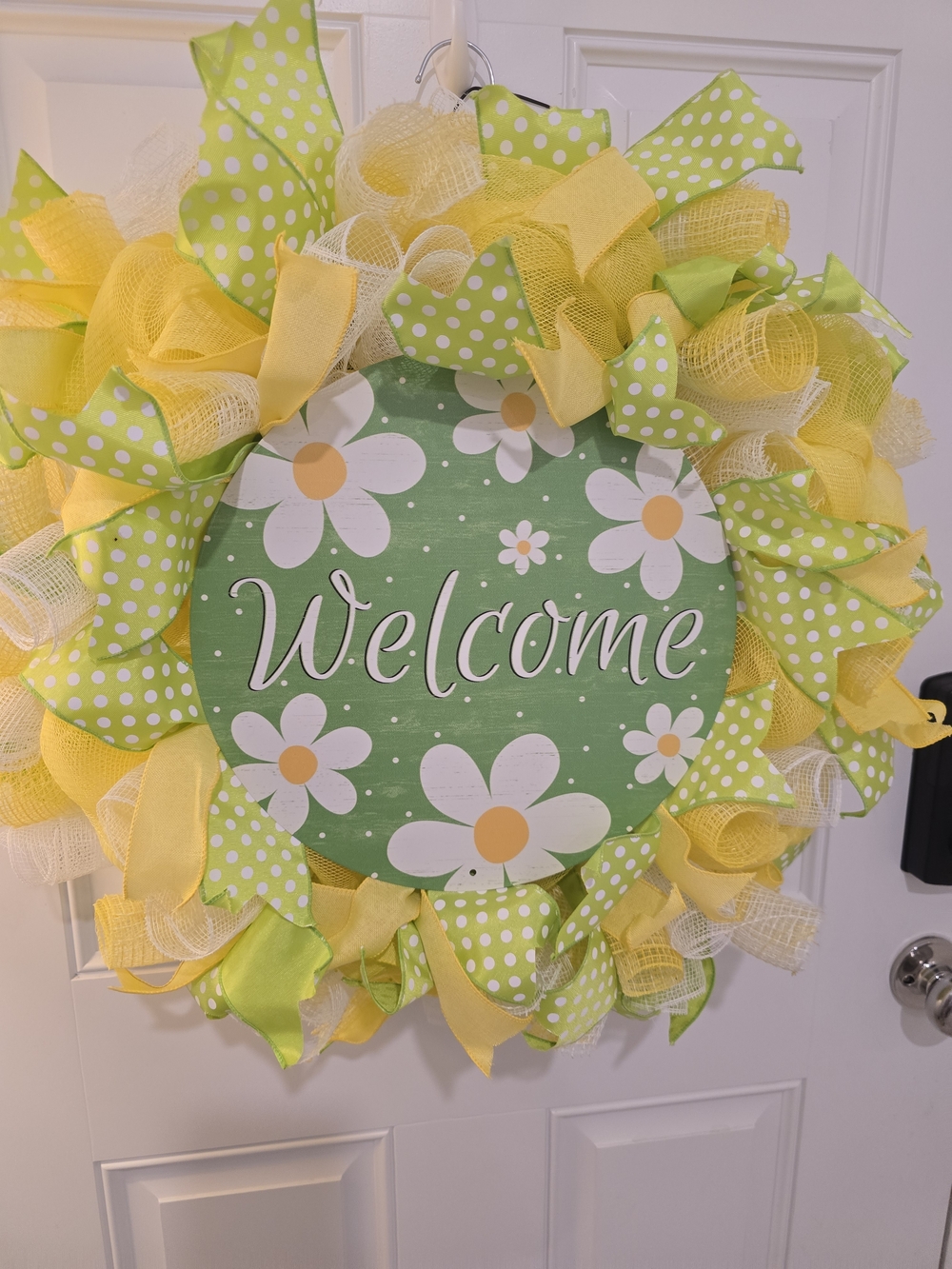 Welcome Daisy Spring Door Wreath - Yellow & Green